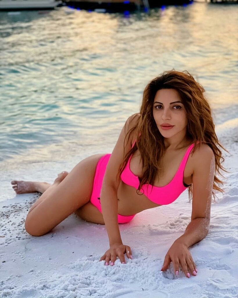 Slim Call Girls in Raipur